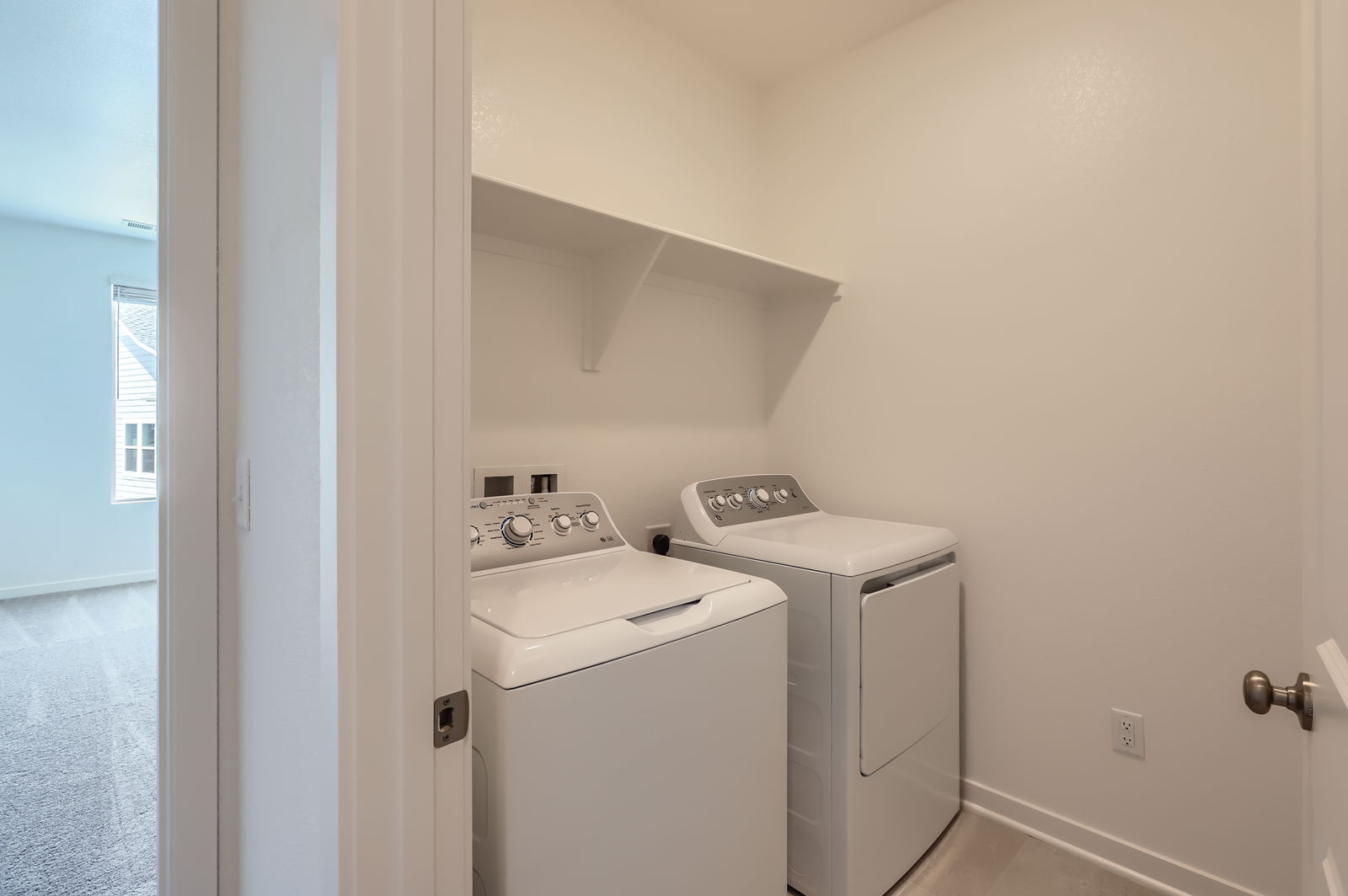 Building Photo - 6348 Deerfoot Dr