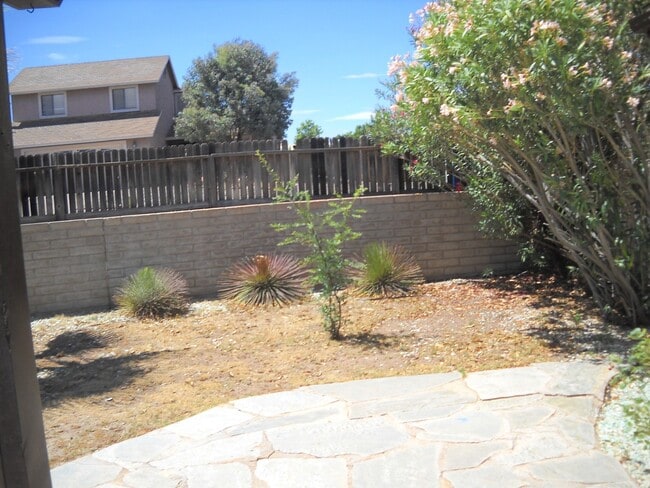 Building Photo - 2210 S Iris Dr