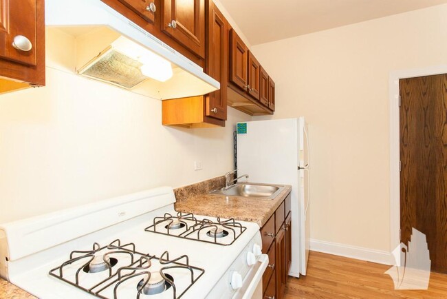 Building Photo - 2600 N Kimball Ave