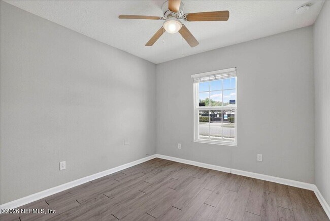 Building Photo - 12190 Alexandra Dr