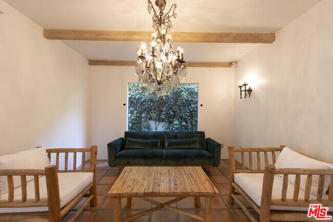 Building Photo - 1407 N Beverly Dr