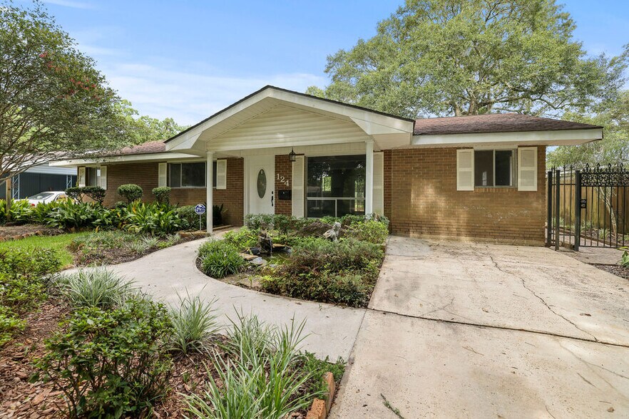 Building Photo - 124 Florence Dr