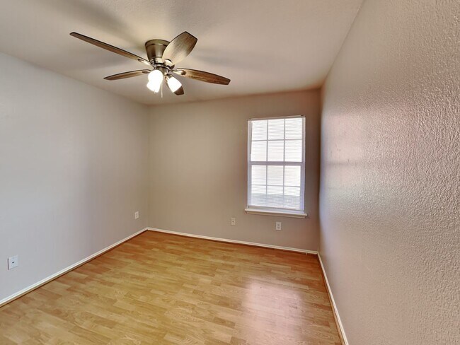 Building Photo - Open-Concept Living with Style, Space & Location