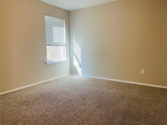 Building Photo - 719 Ashley Falls Ln