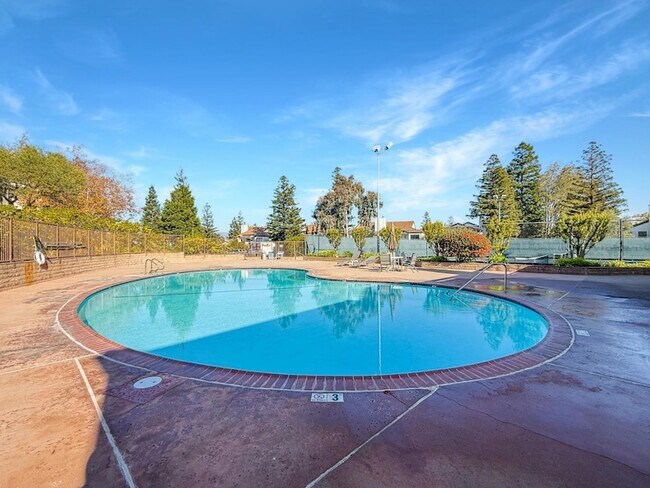 Building Photo - 21239 Gary Dr