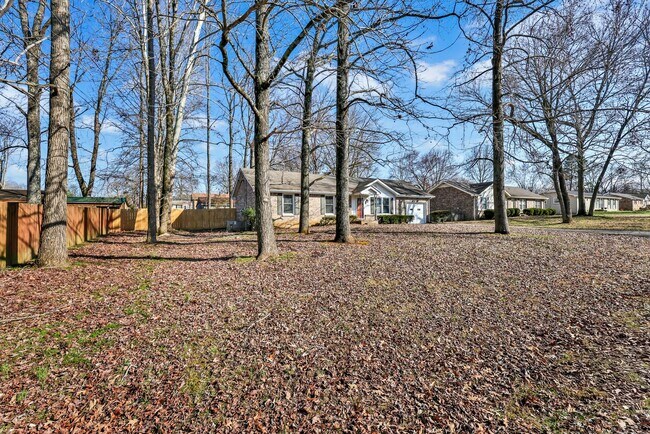 Building Photo - 171 W Regent Dr