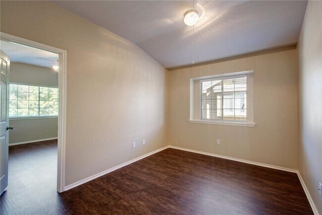 Building Photo - 1310 W Parmer Ln