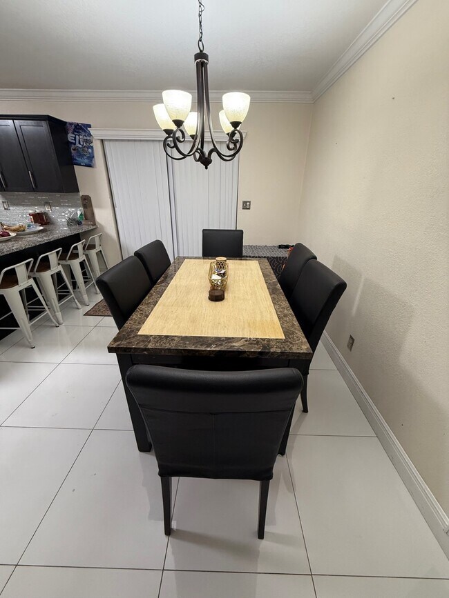 Building Photo - 2504 Ranch Lake Cir