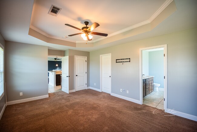 Building Photo - Gorgeous home available from June 10th!