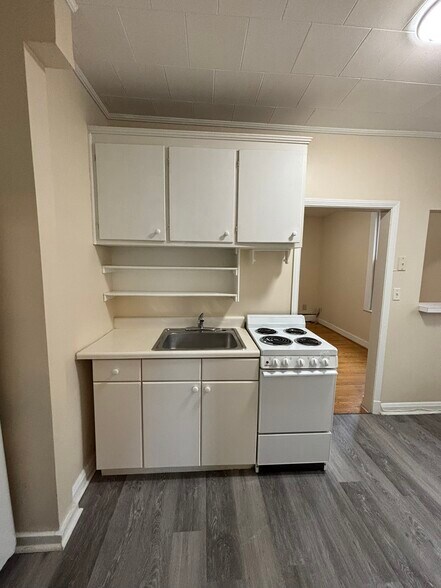 Kitchen - 6045 Old Washington Rd