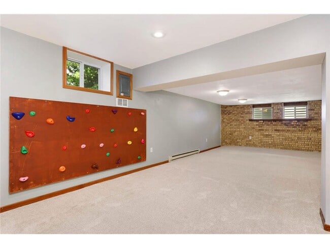 Building Photo - 8666 Windward Cir