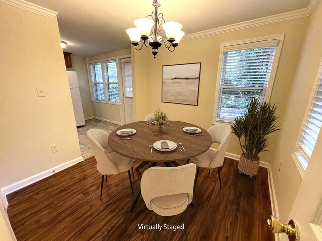 Building Photo - NormalTown 2br House - Fall 2026 Prelease