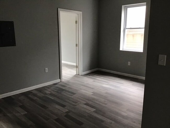 Building Photo - 688 State St