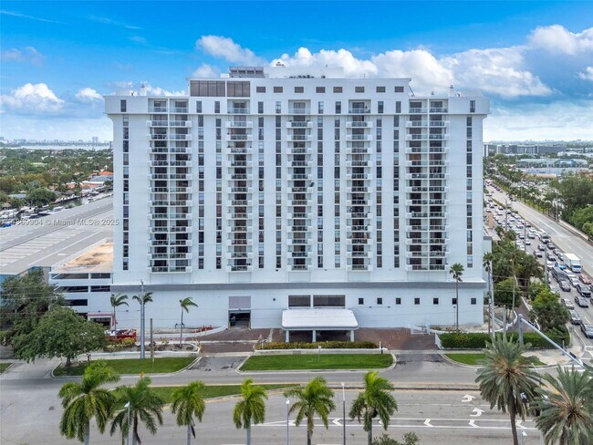 Primary Photo - 13499 Biscayne Blvd