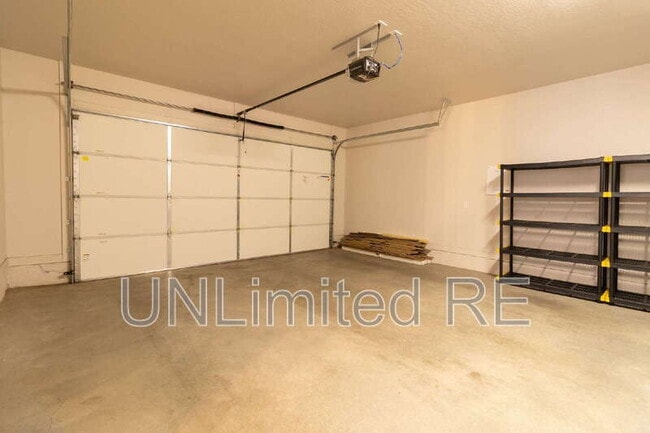 Building Photo - 2513 W Pollo Cir