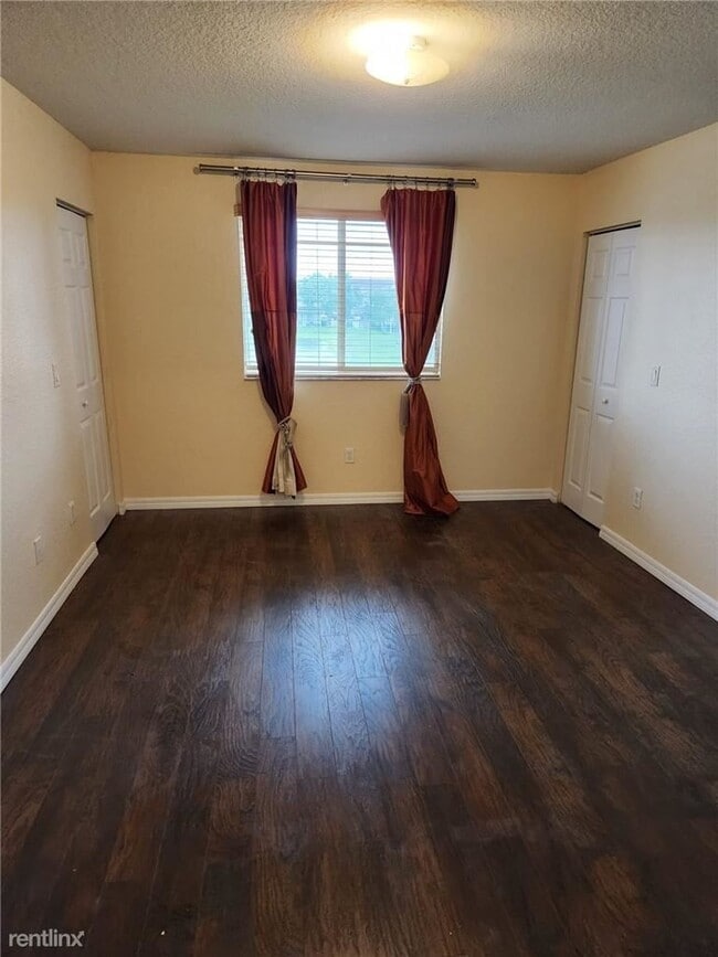 Building Photo - 3 br, 2.5 bath Townhome - 8982 Chambers St