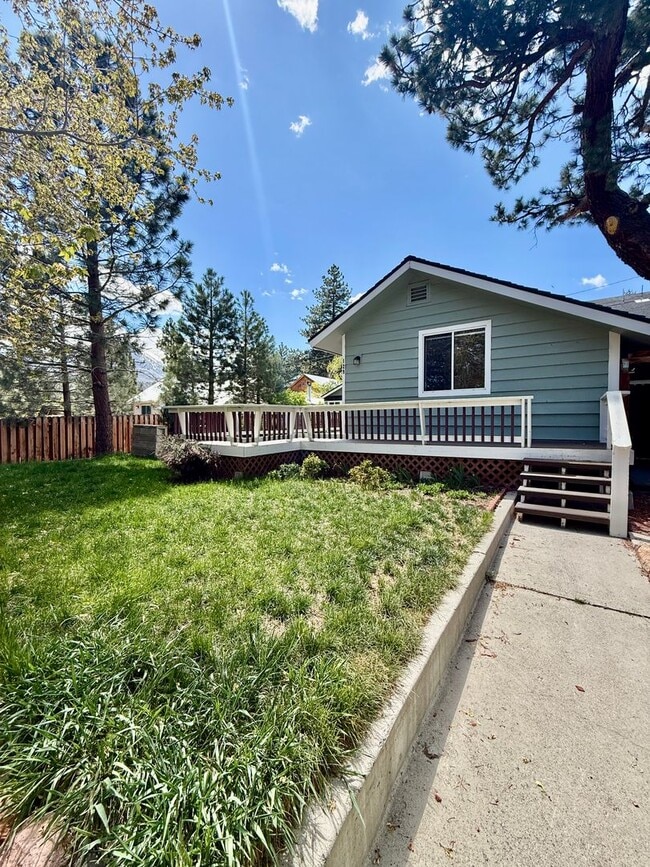 Building Photo - Sunny Slopes Mountain Retreat | Spacious 3BD Home with Large Yard