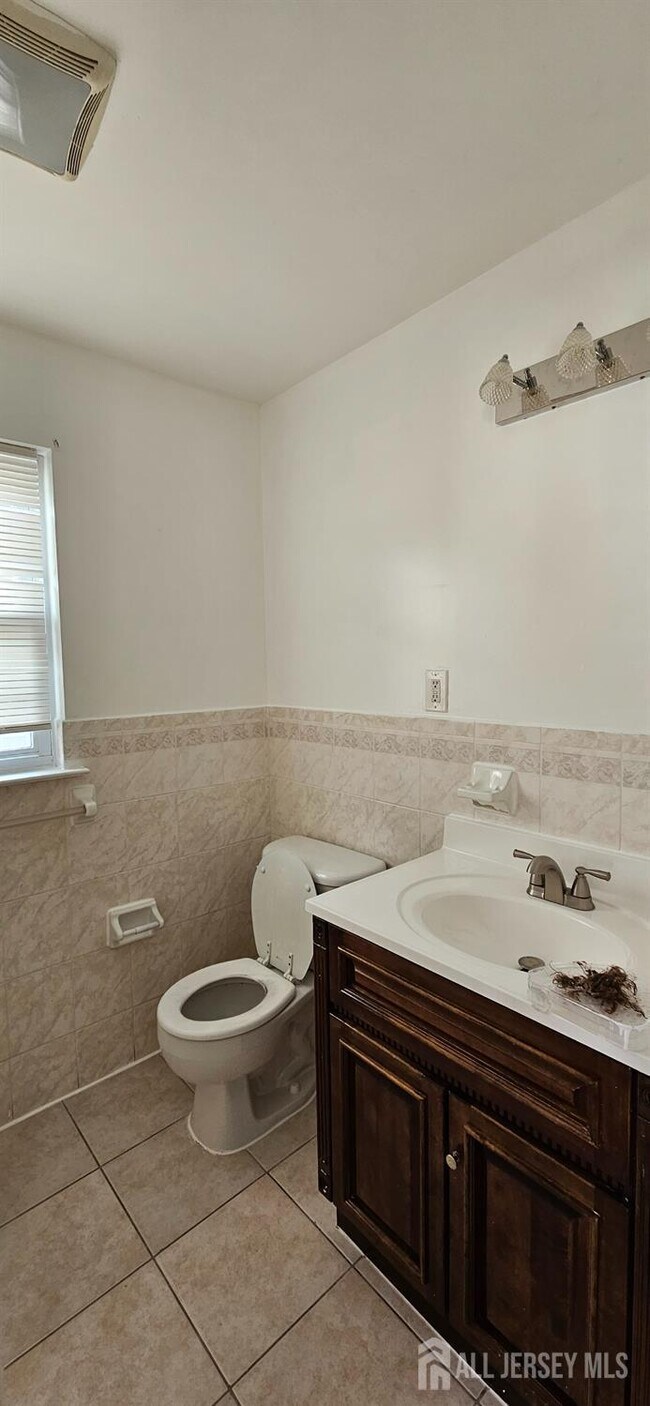 Building Photo - 655 4th St