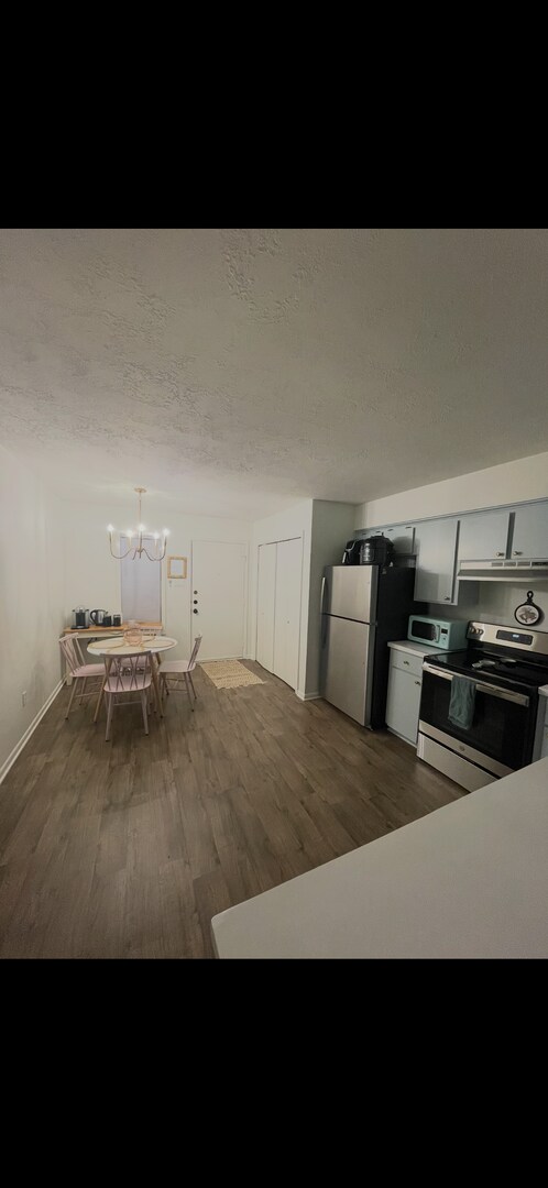 Building Photo - 2409 Bandera Dr