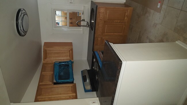 Building Photo - 772 Walnut St