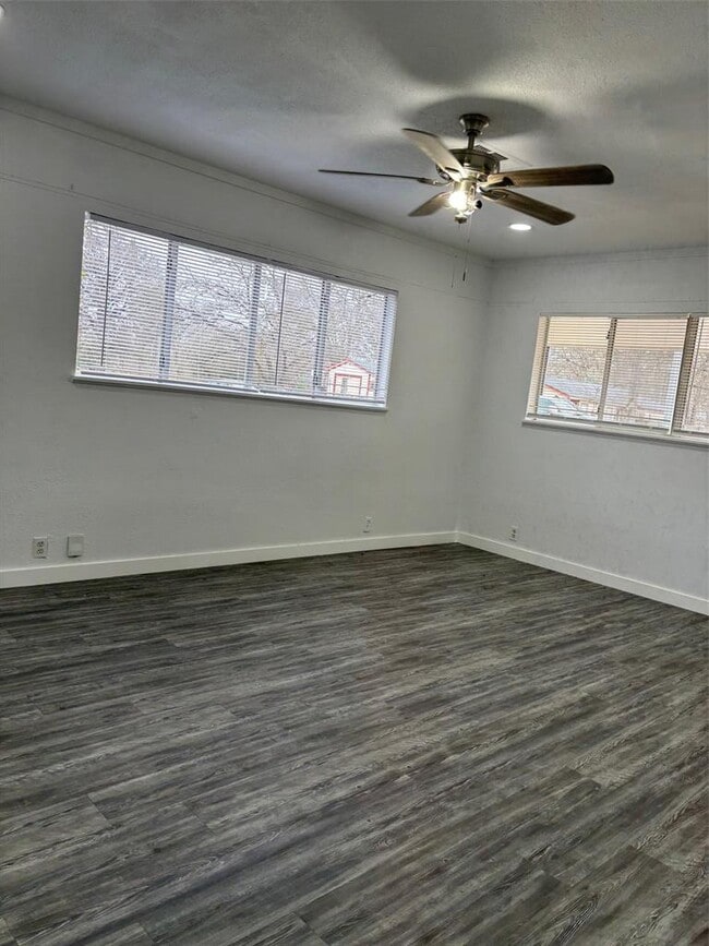 Building Photo - 2012 Water St