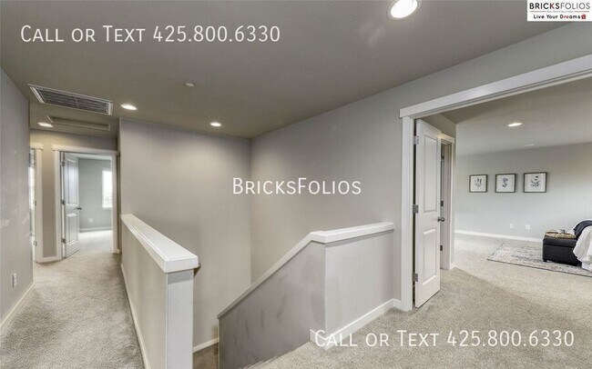 Building Photo - 1052 Banyan St