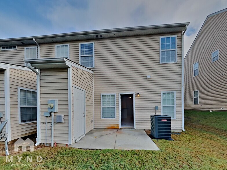 Building Photo - 2307 Crosscut Dr