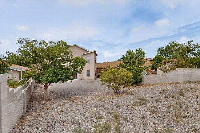 Building Photo - Spacious 5-Bedroom Home in Enchanted Hills – Rio Rancho