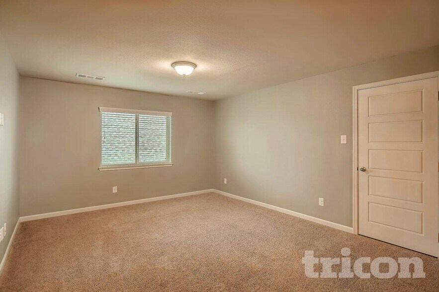 Building Photo - 1592 Sugarberry Dr