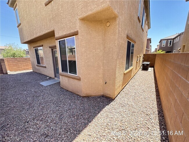 Building Photo - 711 Taliput Palm Pl