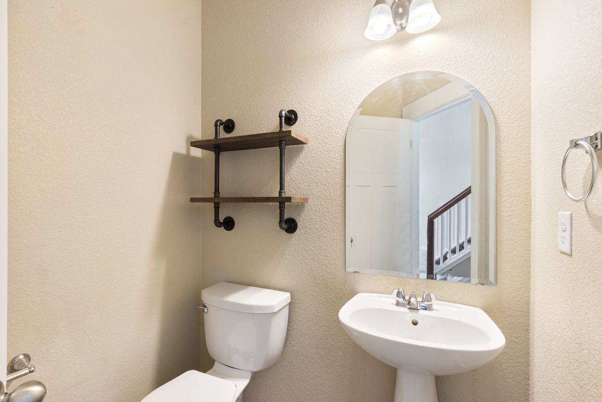 Building Photo - 10423 Abrams Dr