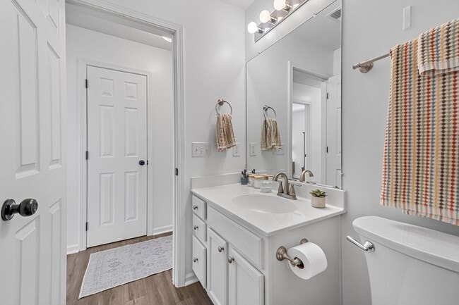 Building Photo - Ranch Style Home in Hunt Club For Rent!