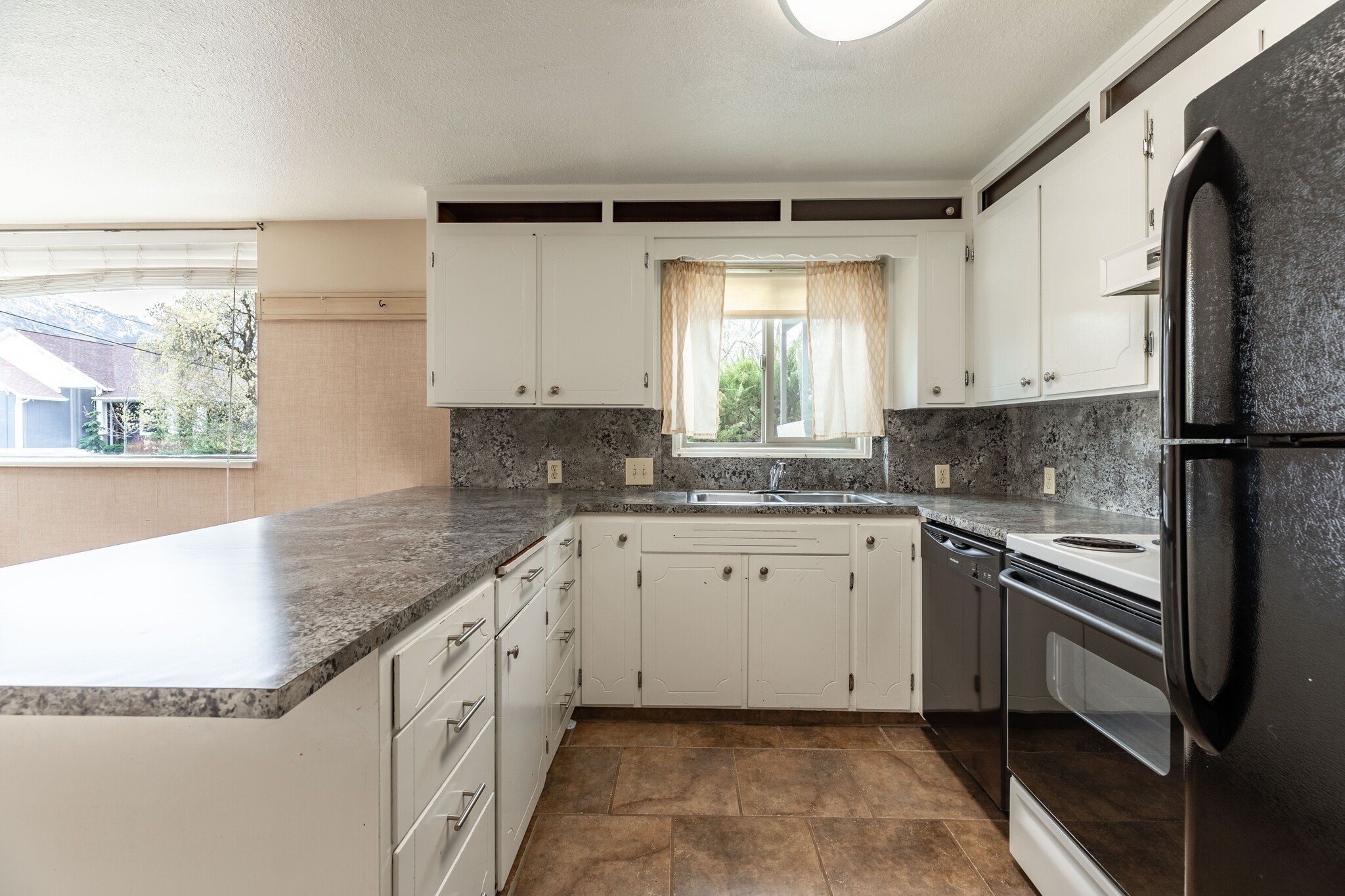 Building Photo - 815 Orchard Dr
