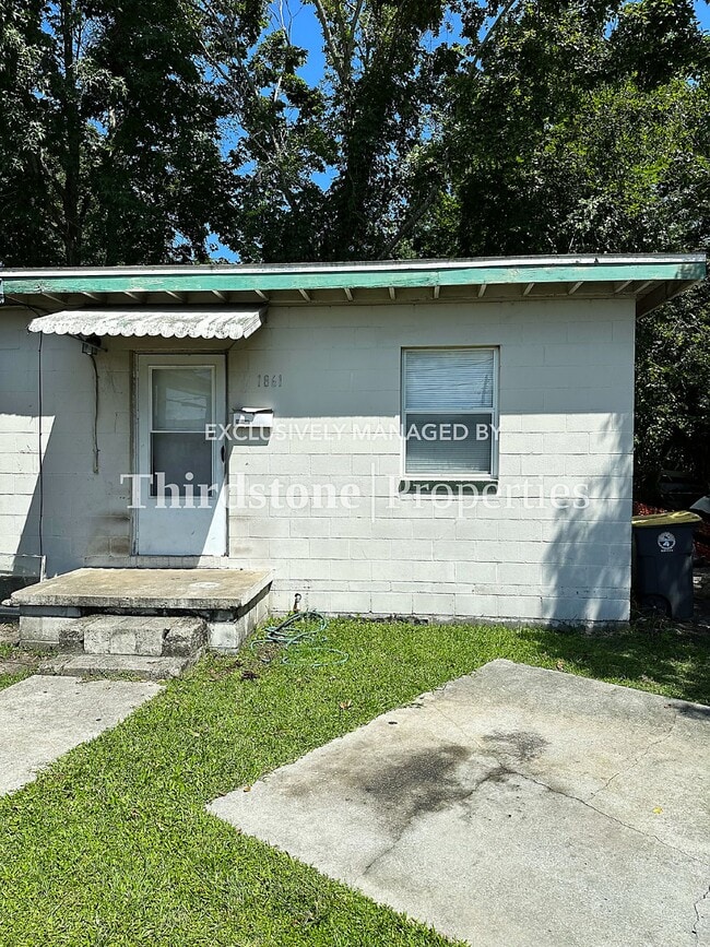 Building Photo - 1861 Bisbee St