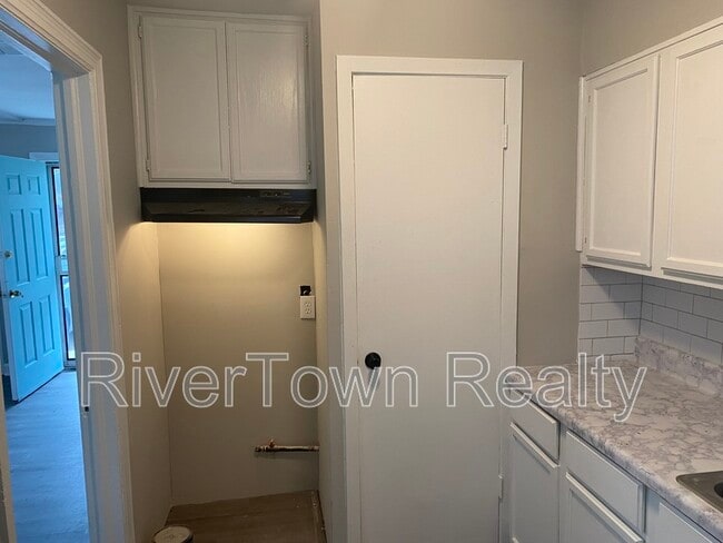 Building Photo - 3171 Princeton Ave