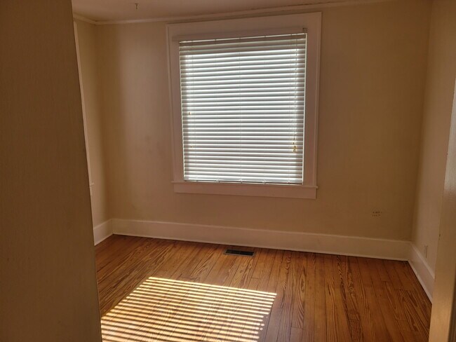 Building Photo - 794 Ribaut Rd