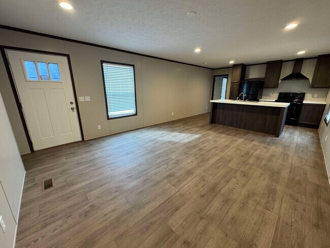 Building Photo - 114 Shady Grove Dr