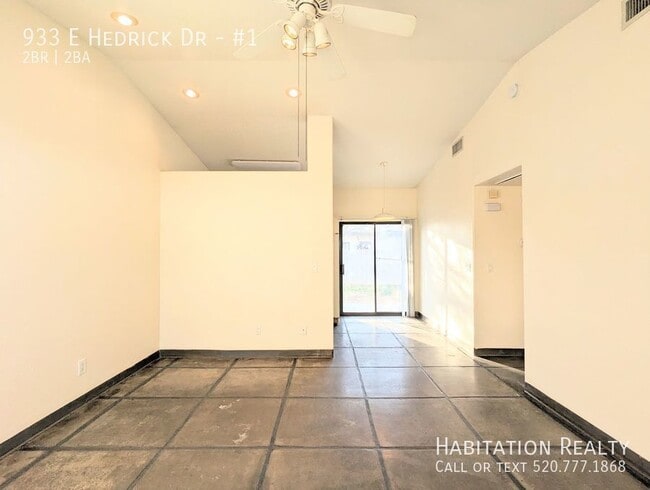 Building Photo - 933 E Hedrick Dr