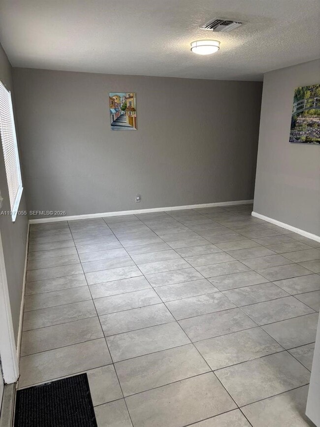 Building Photo - 931 SW 80th Ave