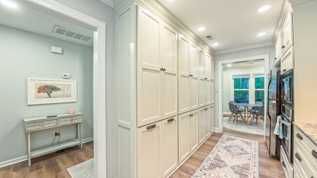 Building Photo - 107 Abbots Glen Ct