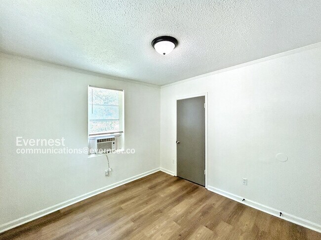 Building Photo - 2193 Clifton Ave