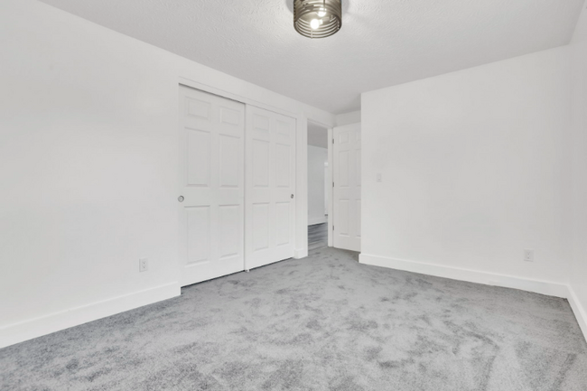 Building Photo - 6365 Amston Dr