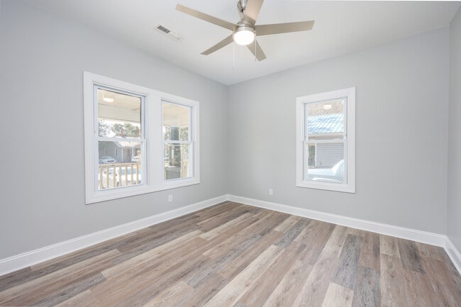 Building Photo - 812 Ashdol St