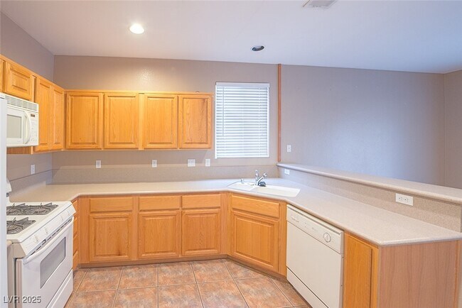 Building Photo - 7270 Bird Cherry St