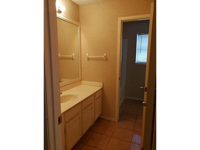 Building Photo - 6335 Pouter Dr