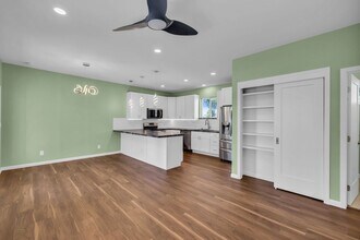 Building Photo - 1276 S Nahale Pl