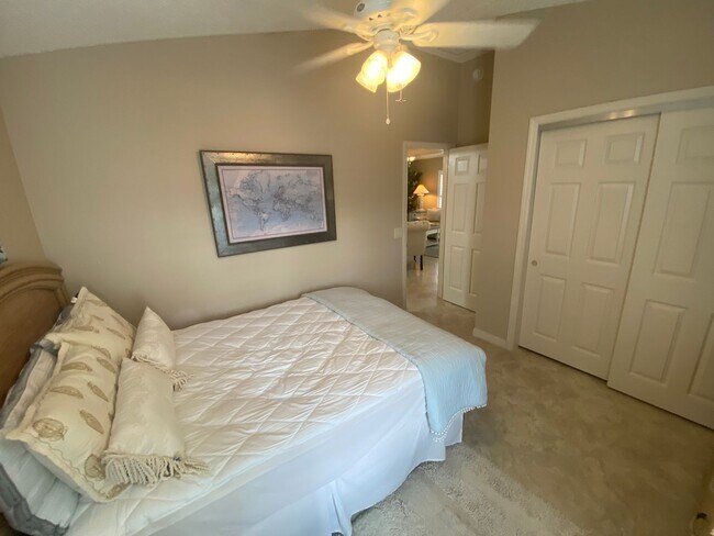 Building Photo - Beautiful Fully Furnished, SEASONAL RENTAL, Courtyard Villa In the Cottages at Summerchase