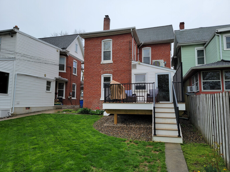 Building Photo - 136 Front St