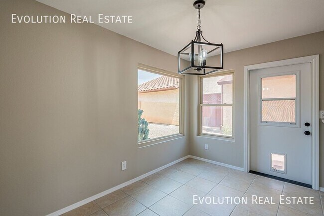 Building Photo - 2033 S Paseo Loma