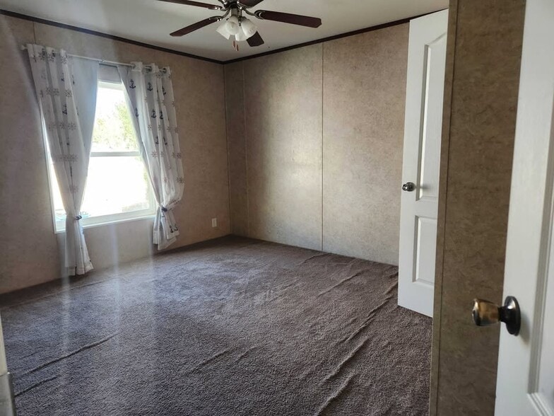 Building Photo - 3805 7th St NE